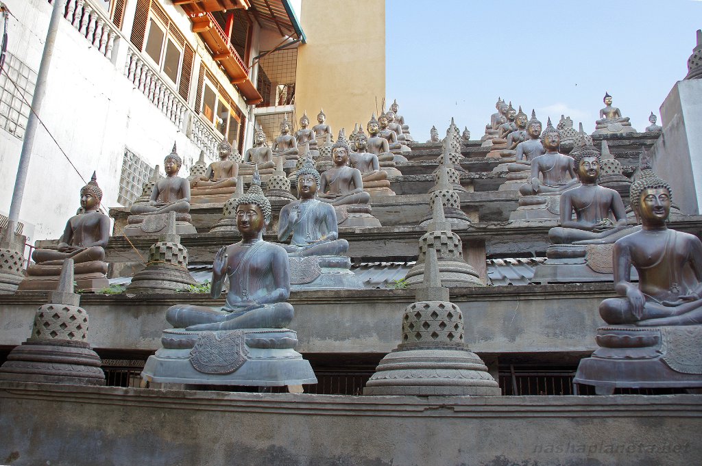 Gangaramaya Temple Colombo - Buddha and Dagaba Structures