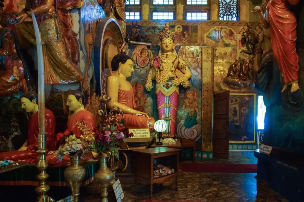 Inside Gangaramaya Temple Colombo