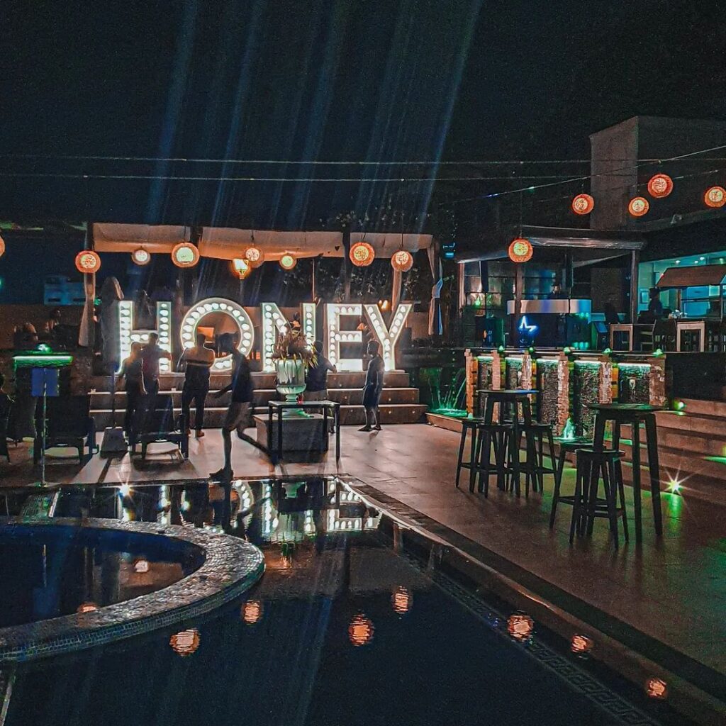 Honey Beach Club - The Kingsbury Colombo