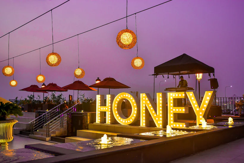 Honey Beach Club - The Kingsbury Colombo