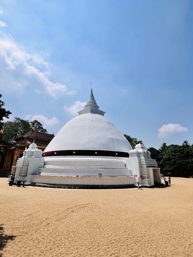 Stupa (also known as the Dagoba or Chaithya) at Kelaniya Raja Maha Viharaya