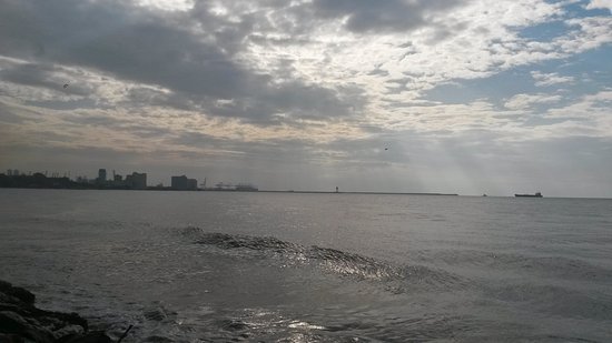 Crow Island Beach Park Colombo