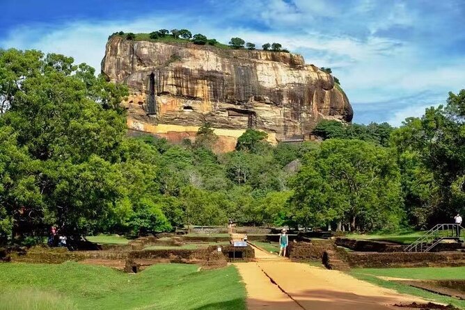 12 Days 11 Nights Experience Nature Culture & Beauty Of Sri Lanka - Day 6: Ella Hikes and Cave Wonders Around Nil Diya Pokuna