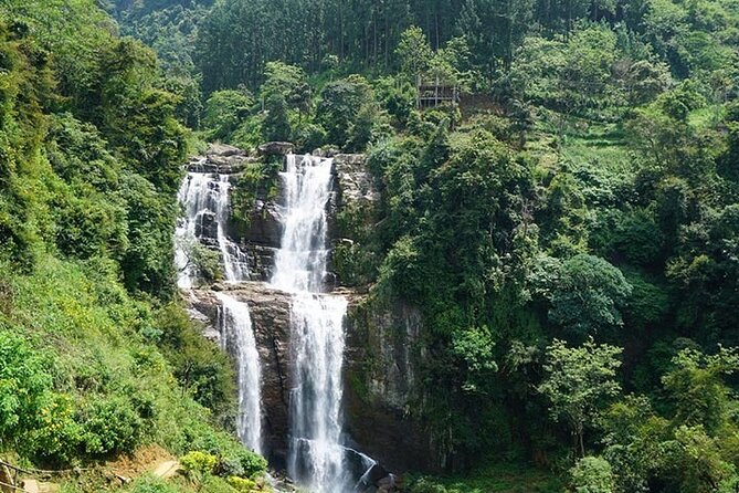 6 Days Tour of Sri Lanka - Day 3: Mountain temples, the Temple of the Sacred Tooth Relic, and Ambuluwawa Tower views