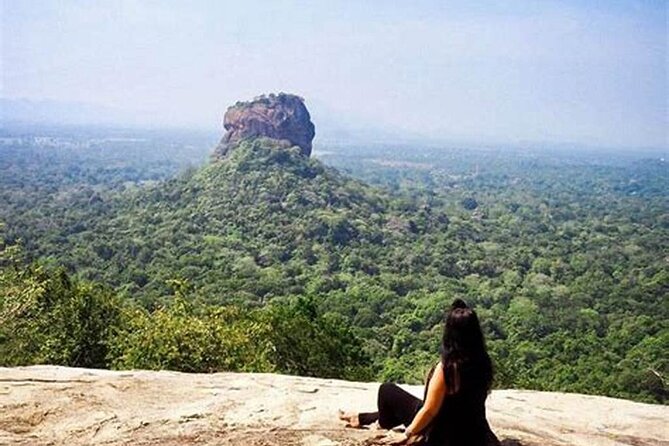 8 Days Private Guided Tour in Sri Lanka with accommodation (BB) - Natural gems and Kandyan craft demos: watching skills in action
