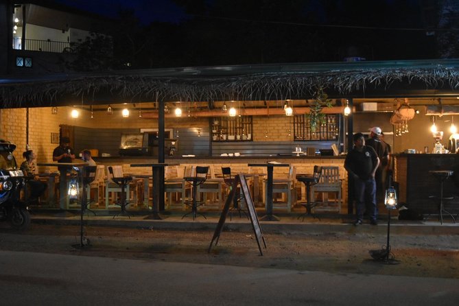 8 Days tour in Sri Lanka with privet driver and accommodations - Day 6: Mirissa Arrival, Snake Farm Stop, and Beach Reset
