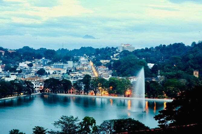 All Inclusive Kandy Private Day Tour From Colombo and Negombo - Stop 1: Temple of the Sacred Tooth Relic (Sri Dalada Maligawa)
