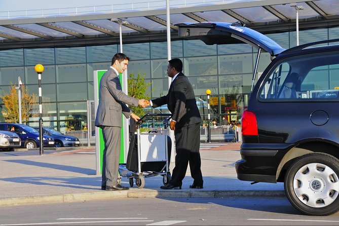 Bandaranaike International Airport(CMB) to Colombo Hotels - Why this airport-to-Colombo transfer helps on day one