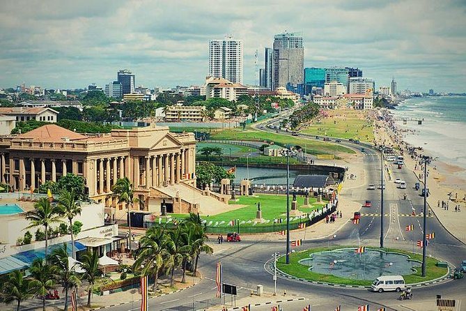 Colombo Airport Layover/Transit City Tour – 5 Hours - Jami Ul-Alfar Mosque and a Sri Lankan Restaurant Break