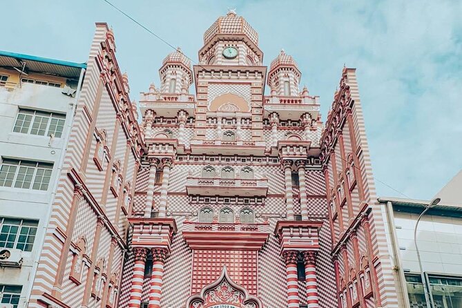 Colombo by Tuk Tuk – Sightseeing Entry Fees included - Tea tasting and Independence Square monuments near Cinnamon Gardens