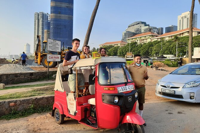 Colombo City Highlights by Tuk Tuk – All-Inclusive Adventure - Pettah Market Streets: Where Colombo Shops Like a Local