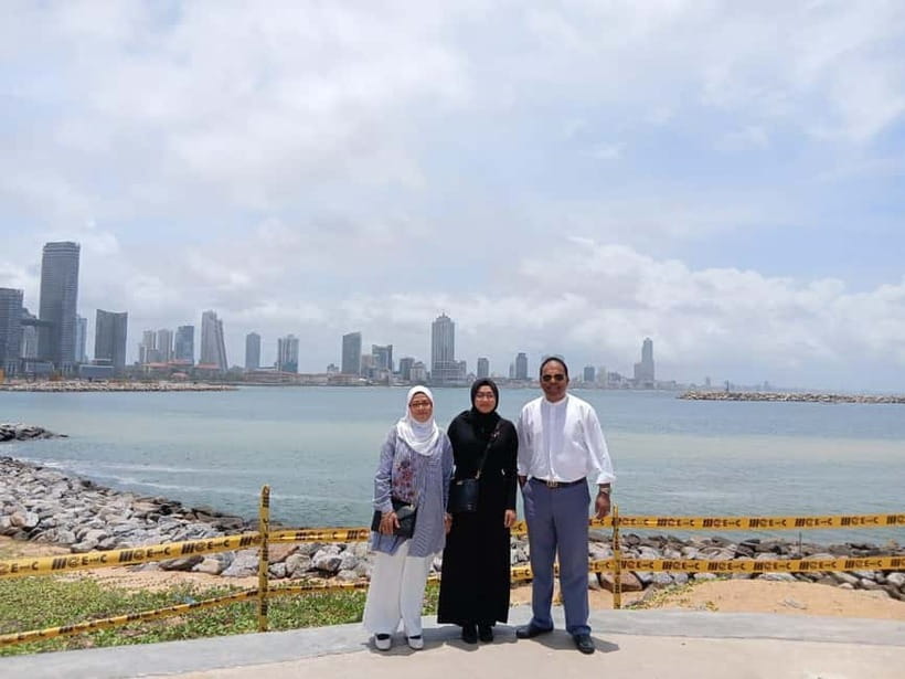 Colombo: City Sightseeing Tour by Car with Driver-Guide - A tea tasting pause and a sunset finish at Galle Face Green