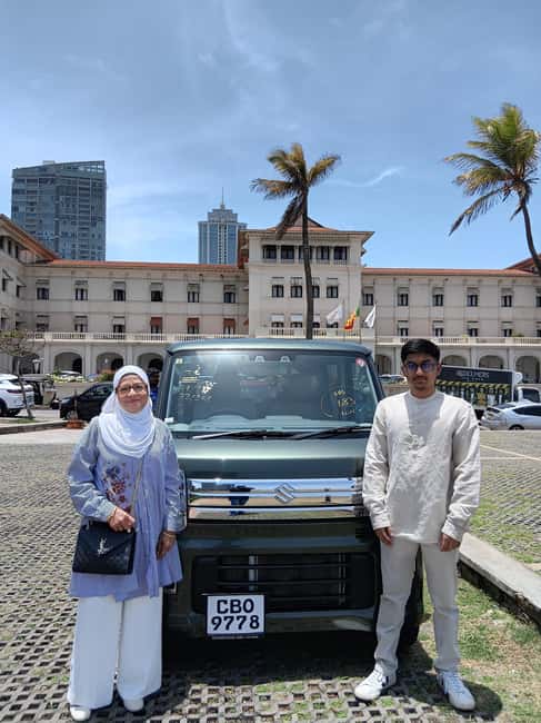 Colombo: City Sightseeing Tour by Car with Driver-Guide - Gangaramaya Temple: mixed-style architecture and a museum you can’t skip