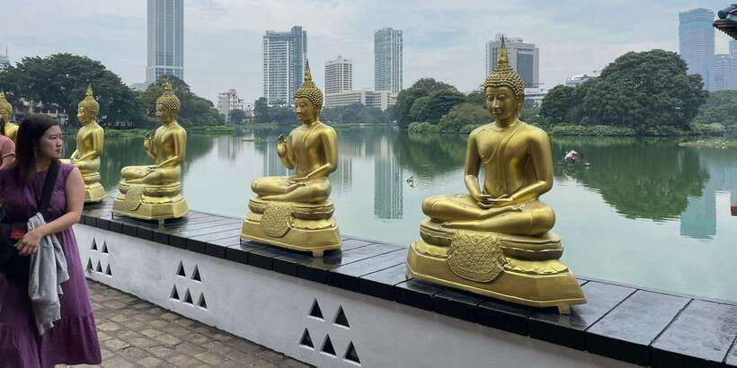 Colombo: City Sightseeing Tour by Tuk-Tuk with Pickup - Red Mosque to Sri Kailawasanathan Kovil: temple etiquette you’ll use immediately