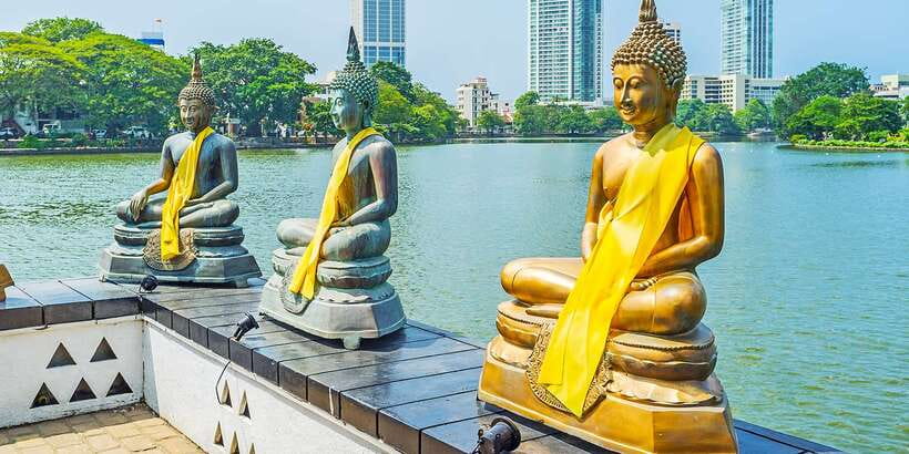 Colombo: City Sightseeing Tour by Tuk-Tuk with Pickup - Shopping and street food: get souvenirs, but set the tone