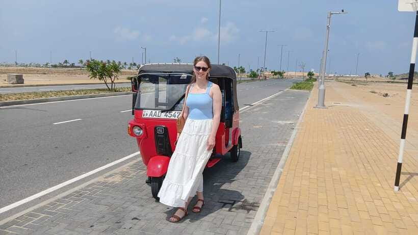 Colombo City Tour by Tuk-Tuk with Hotel Pickup - All Include - Sea Air and City Pride: Galle Face Green, Viharamahadevi Park, and Independence Square