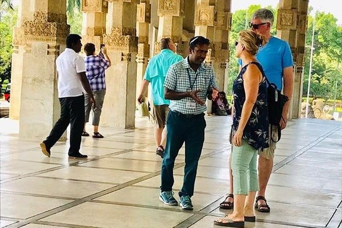 Colombo City Tour with Lunch/Dinner - All Inclusive - Galle Face Green: the sea air reset you’ll appreciate