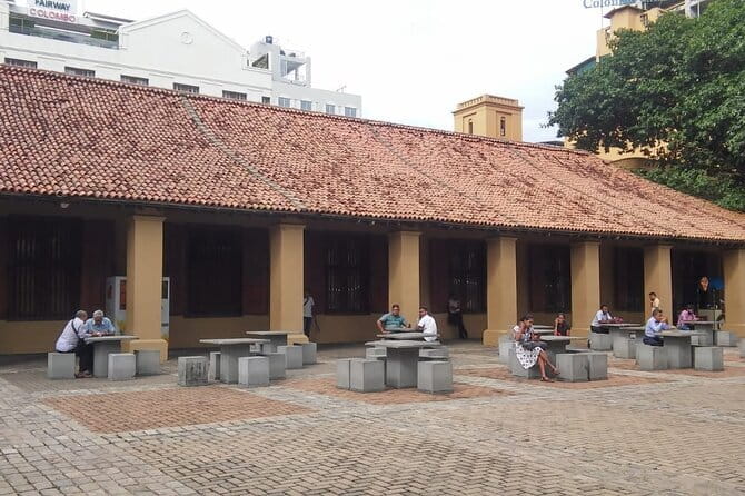 Colombo Half-Day City Tour - Stop 1: Gangaramaya Temple (Your First Hour in Colombo)