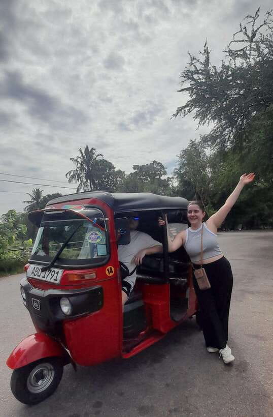 Colombo: Local Guide with Colombo City Tour by Tuk Tuk - How a private tuk tuk makes Colombo feel manageable