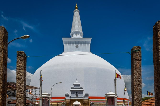 Colombo Port Private Shore excursion and Tours - Stop 2: Gangaramaya Temple and its mixed architectural styles