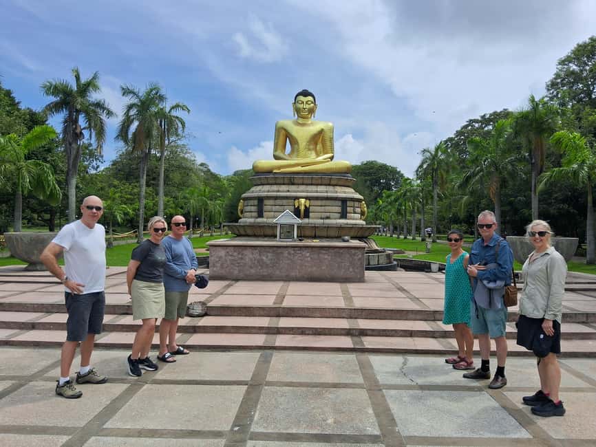 Colombo: Private City Tour by Tuk tuk - All Inclusive - Colombo Light House, Jami Ul-Alfar Mosque (Red Mosque), and Viharamahadevi Park