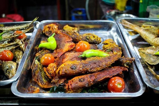 COLOMBO PRIVATE CITY TOUR WITH street food( All inclusive ) - Cassava Chips, Tea, and Samosa: The Mid-Tour Crunch