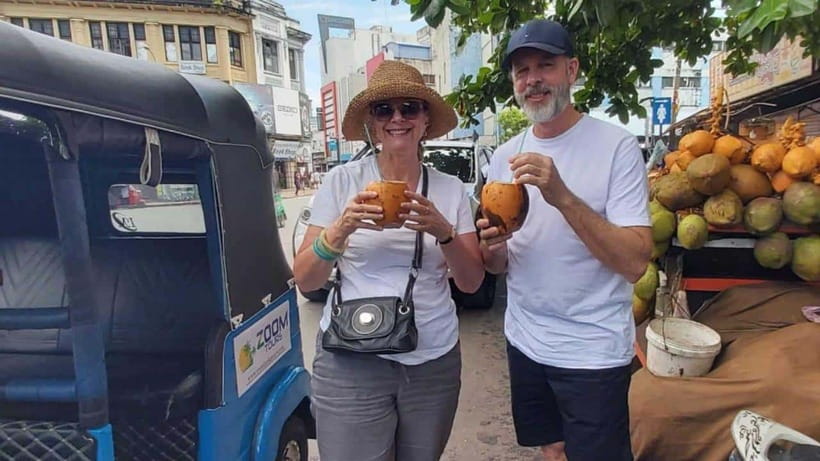 Colombo: Private City Tuk-Tuk Tour with Local Guide & Pickup - Temples first: Gangaramaya and Kailawasanathan Swami Kovil