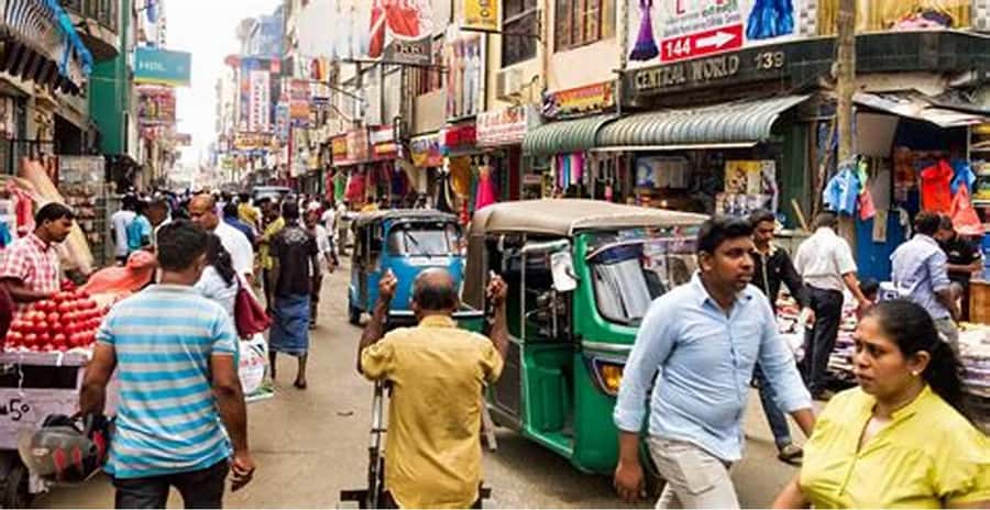Colombo: Private Guided Tour of the City by Tuk-Tuk - Shopping, souvenirs, and the Gem Mine angle