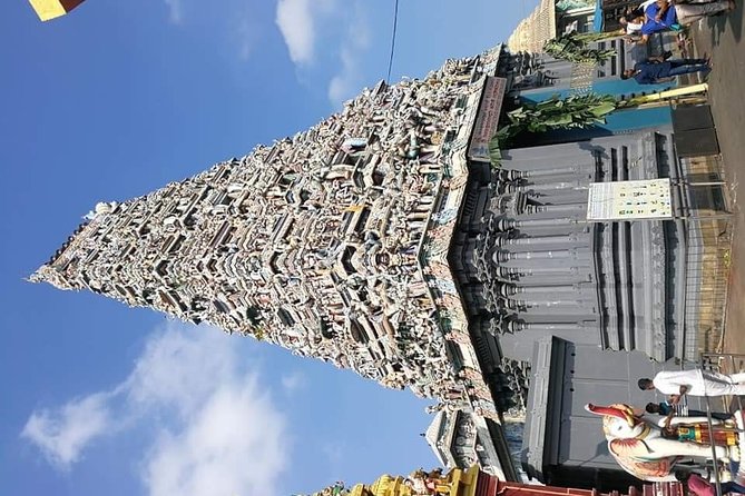Colombo Private guideTour byTuk Tuk Morning Evening All inclusive - Old Parliament, Clock Tower, and the colonial trail you can actually cover