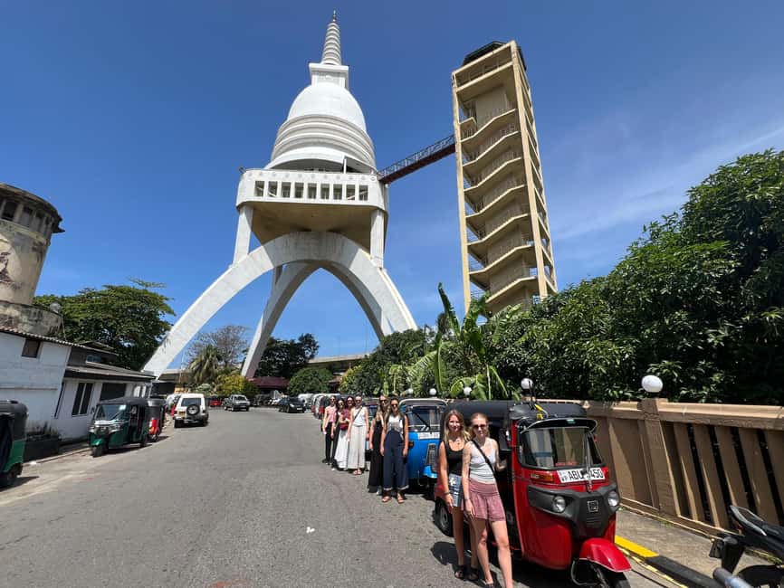 Colombo: Private Tuk-Tuk City Tour with All Entry Fees - Independence Square, Galle Face Green, and the coastline rhythm