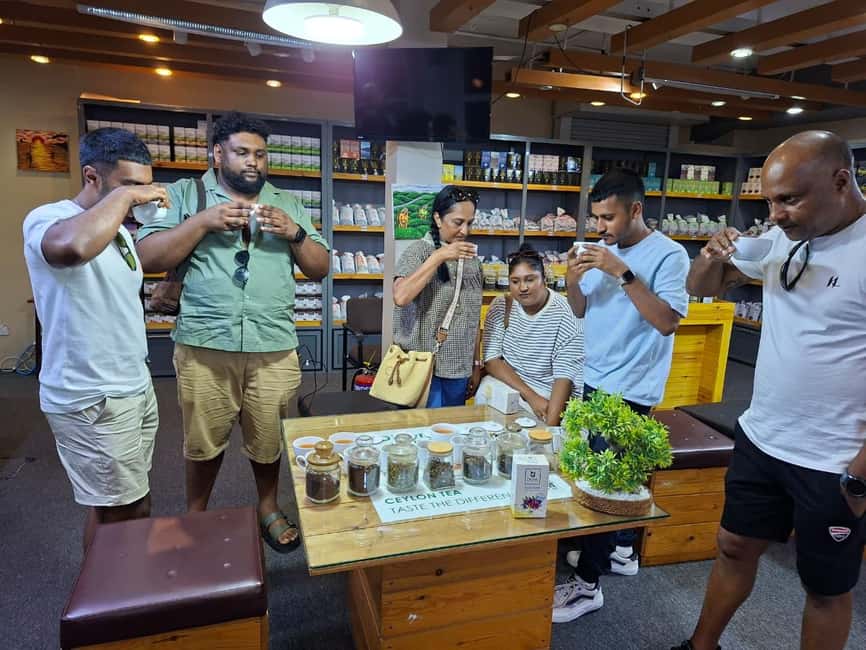 Colombo: Private Tuk-Tuk City Tour with Guide & All Tickets - Temples in Different Colors of Faith: Red Mosque to Hindu Heritage