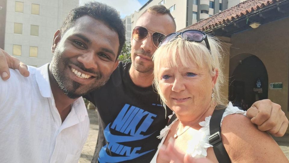 Colombo: Sightseeing Tour by Tuk Tuk Safari - All Inclusive - Galle Face Green: Sea Air, Street Food Area, and Sunset-Ready Space