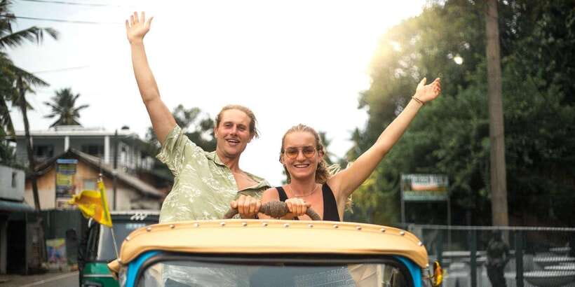 Colombo: Tuk Tuk City Highlights Tour with Lunch - Old Dutch Hospital: Photos, Drinks, and a Coffee Break That Actually Fits