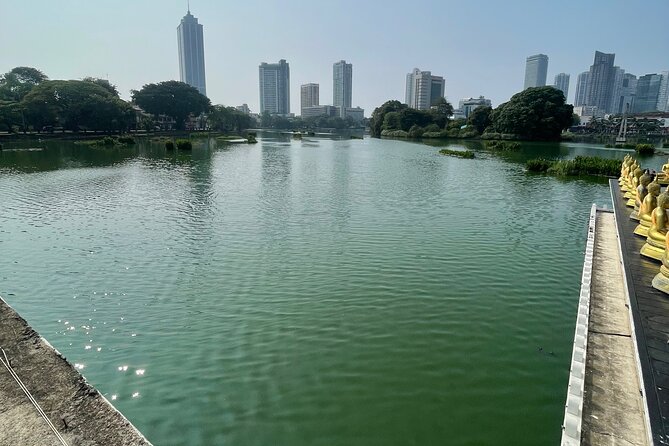 Colombo Tuk Tuk City Tour - Viharamahadevi Park: shade and a big city green reset