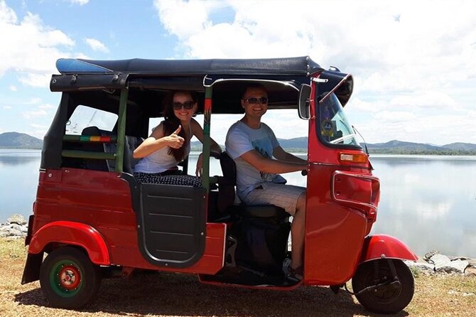Colombo tuk tuk city tour -Entry Fees, and food Included - Pick-Up, Umbrella, and Coconut Water: Colombo Comfort That Actually Helps