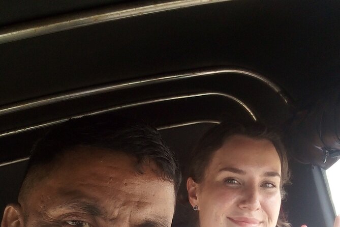 Colombo Tuk Tuk city tour with friendly Tuk driver(All inclusive) - Sea air at Galle Face Green and independence at Independence Memorial Hall
