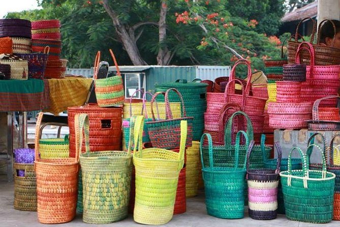 Colombo Walking Tour with Ajeet De Soyza - Wrapping up at Galle Face Hotel and the Green’s British-era echoes