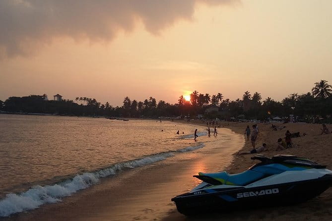 Day trips to Galle from colombo Visiting Its Highlights - Hikkaduwa Harbour and Turtle Feeding Beach: two ways to see turtles