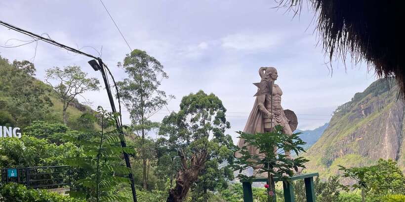 Discover the Best of Sri Lanka in 2 Days - Dambulla Golden Temple cave temples: where to focus your attention