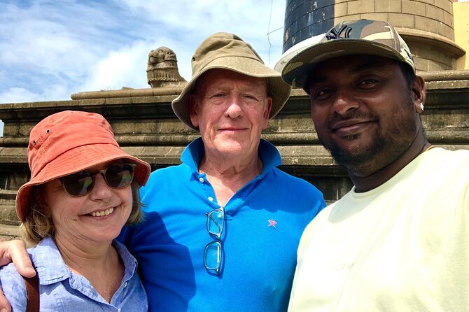 Explore Colombo by Tuk Tuk Morning & evening (Private Tours) - Pettah Market and the Floating Market: the busiest lesson of the day