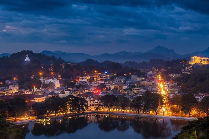 Fabulous 6 Days in Sri Lanka by Mahaweli from Colombo - A Fast-Paced Route Through Kandy, Hill Country, and the Coast