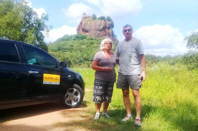 Fabulous 6 Days in Sri Lanka by Mahaweli from Colombo - Day 3: Kandy Market Hall, Gems, Botanical Gardens, and Tea Country to Nuwara Eliya