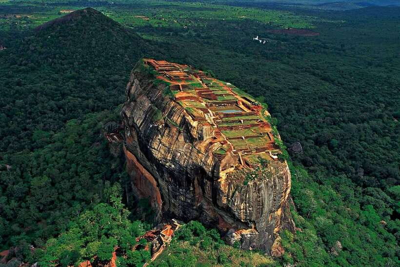 From Colombo: Sigiriya & Dambulla Day Tour with Safari - Sigiriya Lion Rock: 1,200 Steps, Royal Ruins, and Serious Calves