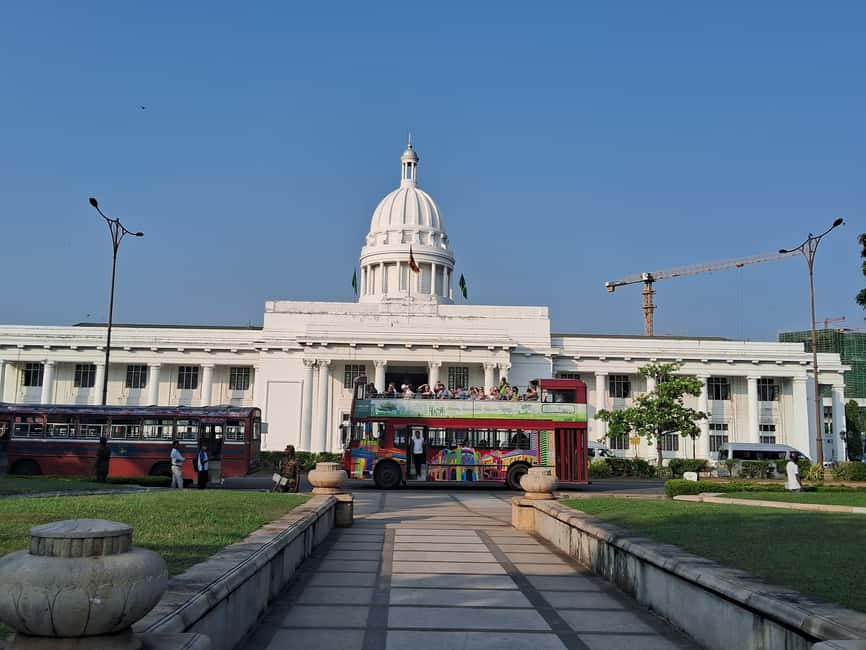 From Negombo: Colombo City Tour by Tuk Tuk with Hotel Pickup - Gangaramaya Temple: Architecture + Cultural Context