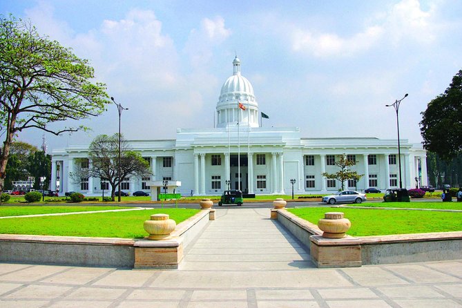 Full Day Colombo City Tour - Entering Colombo Fort: the quickest way to understand the city