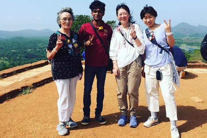 Most Popular Round Tour in Sri Lanka - Day 5: Ella Rock Plus the Nanuoya-to-Ella Train Ride