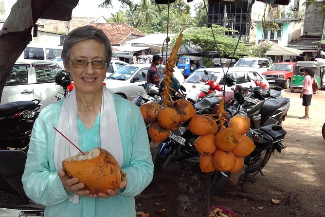 Negombo City Tour - Angurukaramulla Temple: Buddha Stories, Dragon Entrance, and the Paid Fee