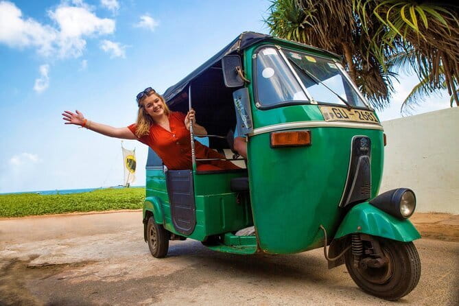 Negombo City Tour by Tuk Tuk - Negombo Lagoon: Fishing from Bridges and Village Rhythm