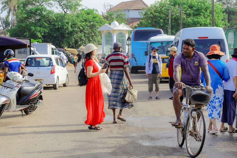 Negombo: Private Half-Day Tuk-Tuk Tour with Hotel Transfers - Dutch Fort: a watch tower and the brick-story of colonial Negombo