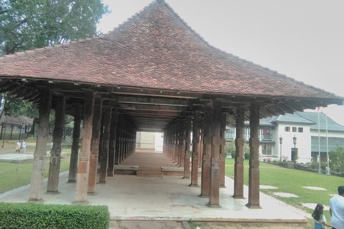 Private all inclusive Day tour Kandy, Pinnawala, & your own selected attractions - Pickup at 6:30 am: plan for an early start